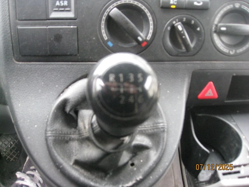 VW Transporter T5 KLIMA, снимка 8 - Бусове и автобуси - 52679123