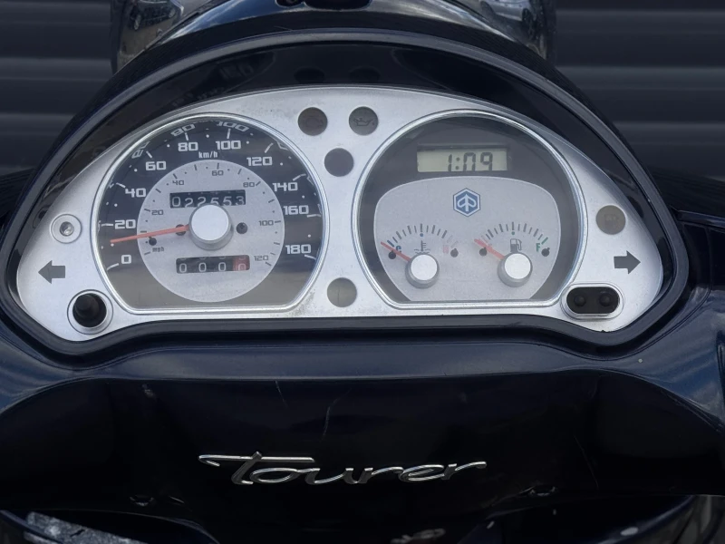 Piaggio Beverly Tourer 300i, снимка 7 - Мотоциклети и мототехника - 51189670