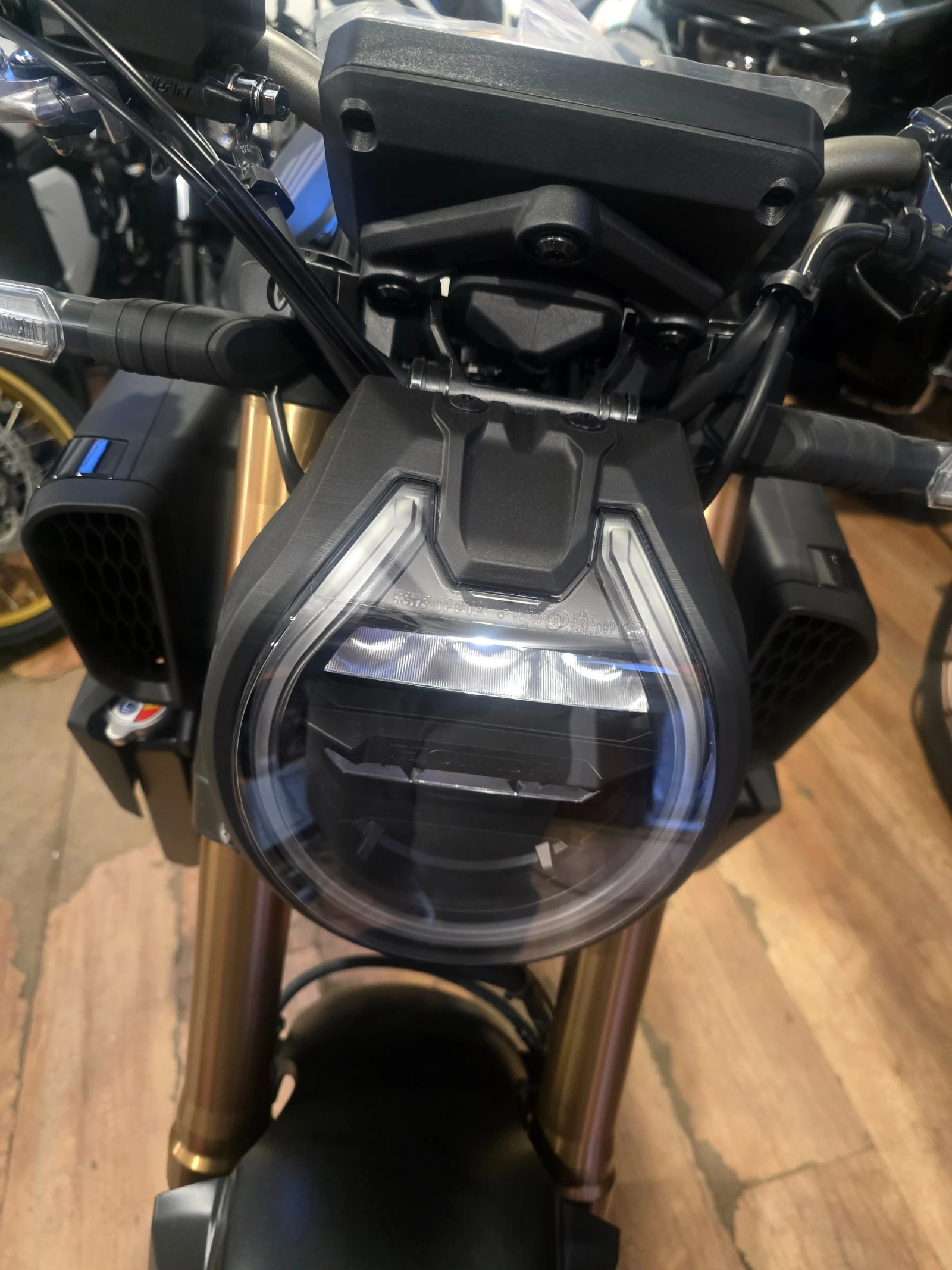 Honda Cb 650r E-clutch 2026 35kw, снимка 4 - Мотоциклети и мототехника - 52314036