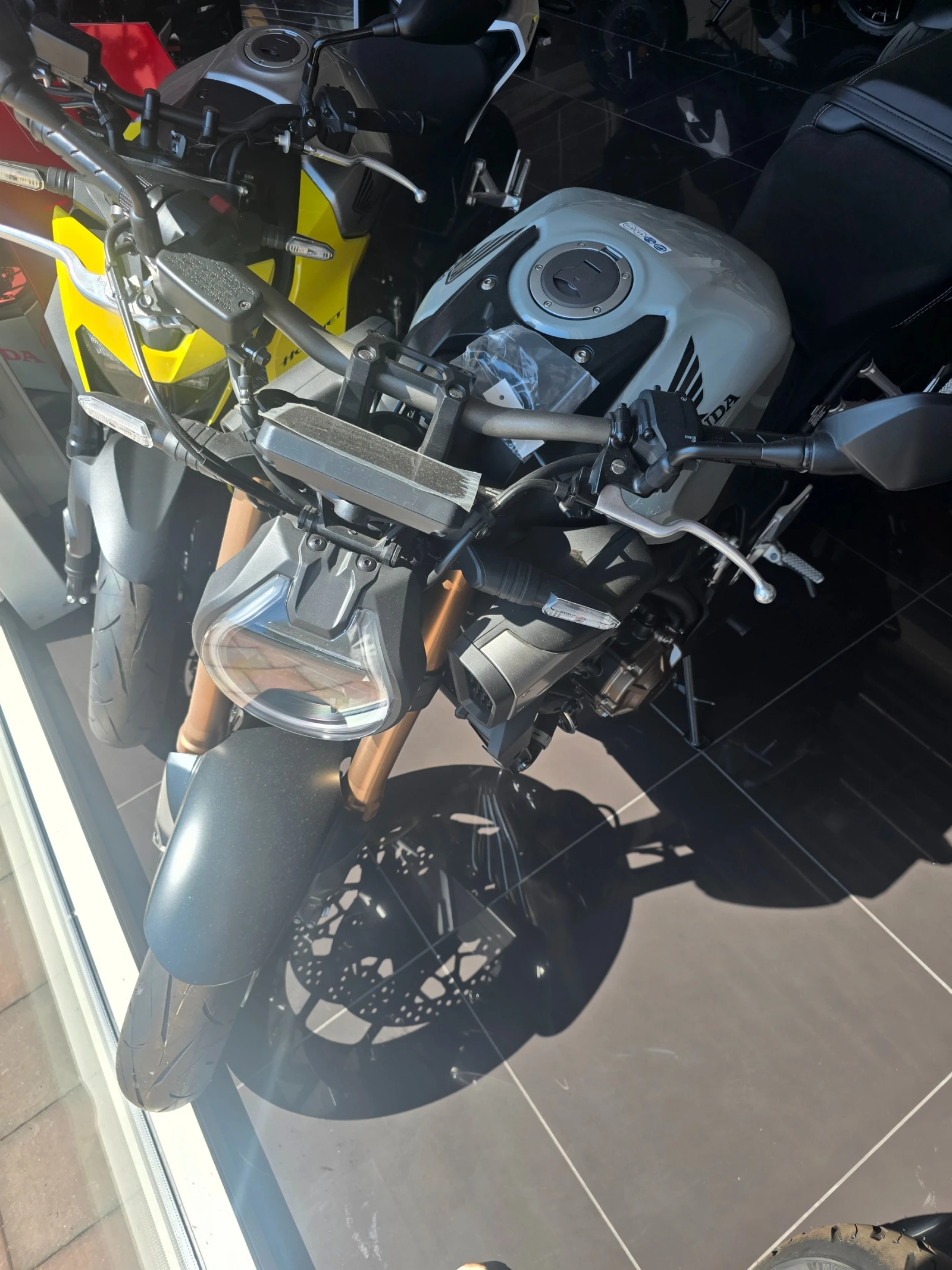 Honda Cb 650r E-clutch 2026 ���. � � �2-35 kw | Mobile.bg � ����������� 17
