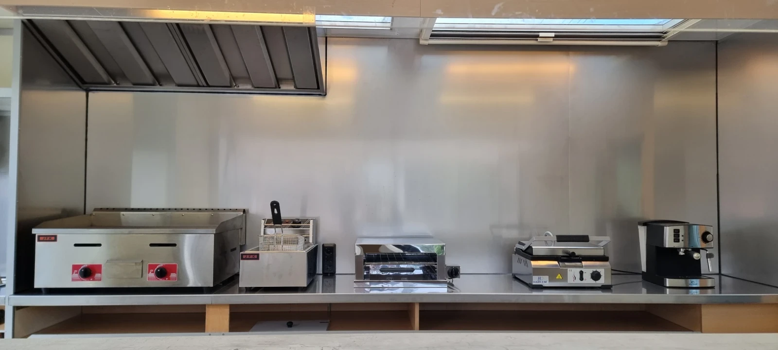 Кемпер Mercedes-Benz СКАРА-БИРА , снимка 11 - Каравани и кемпери - 53866923