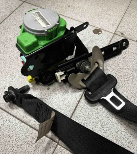 Колан преден ляв TOYOTA AURIS E150 2006-2012   73220-02121, снимка 1