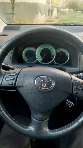 Toyota Corolla verso 1.8 Газ 7 места, снимка 11