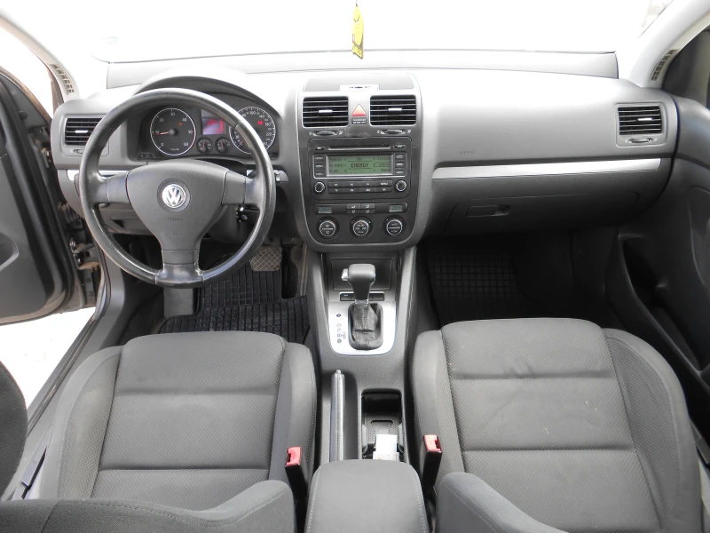 VW Golf 2.0d-Automat-Euro-4, снимка 14 - Автомобили и джипове - 47236245