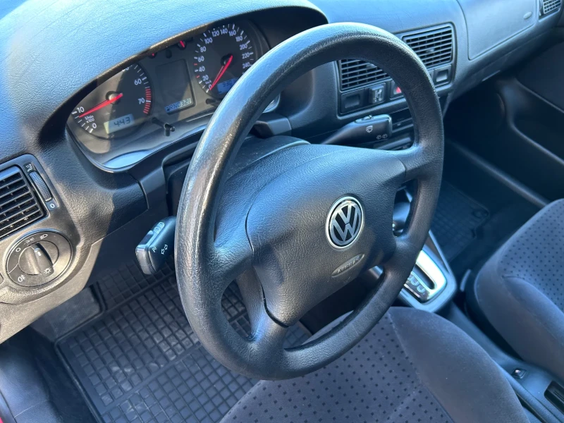 VW Golf 1, 6 ГАЗ-БЕНЗИН / АВТОМАТИК, снимка 8 - Автомобили и джипове - 47689717