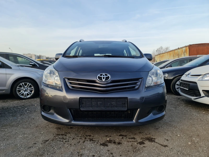 Toyota Verso КАТО ЧИСТО НОВА, снимка 2 - Автомобили и джипове - 48005094