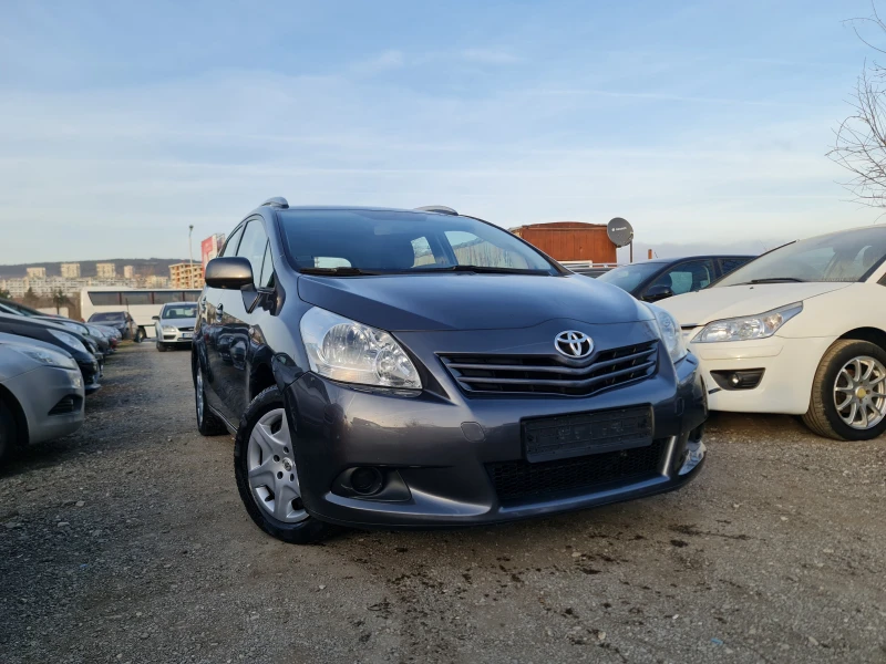 Toyota Verso КАТО ЧИСТО НОВА, снимка 3 - Автомобили и джипове - 48005094