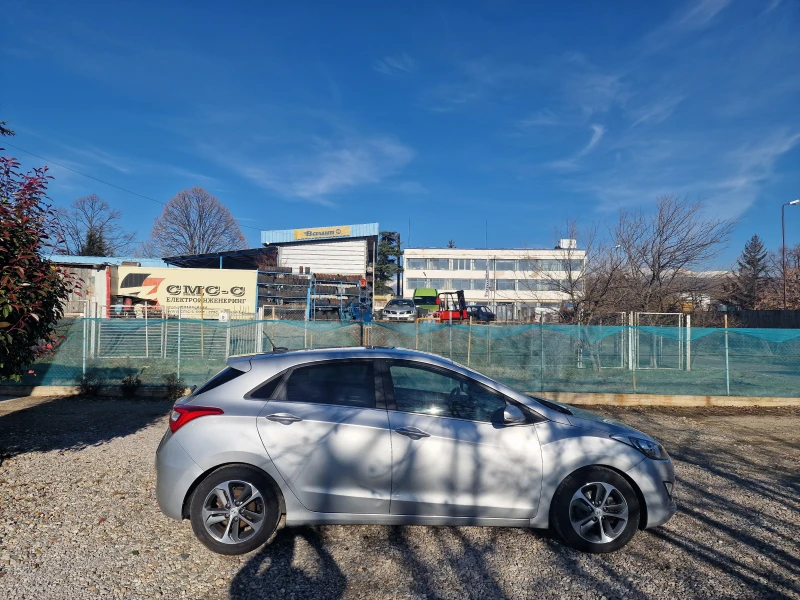 Hyundai I30 1.6CRDi Euro 6B, снимка 4 - Автомобили и джипове - 48394524