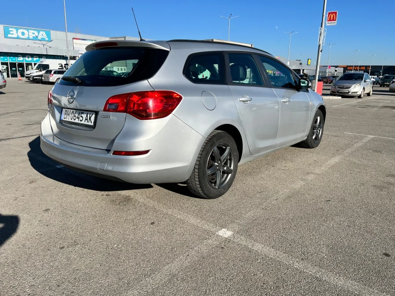 Opel Astra 1.7 CDTI, снимка 7 - Автомобили и джипове - 48617967