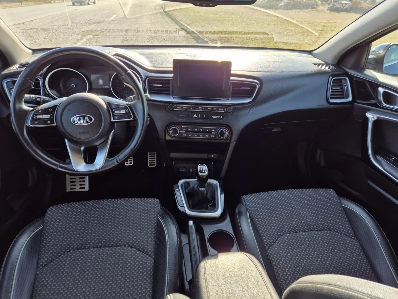 Kia Ceed 1600, снимка 8 - Автомобили и джипове - 48950733