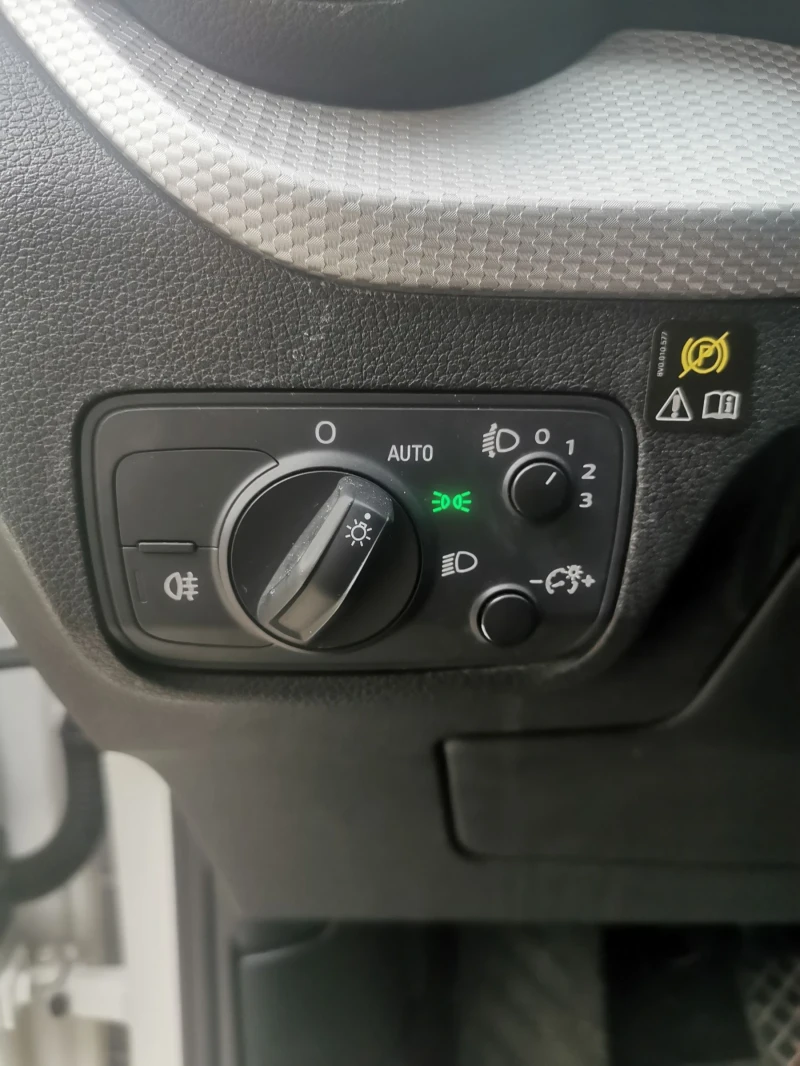 Audi Q2, снимка 7 - Автомобили и джипове - 52262445