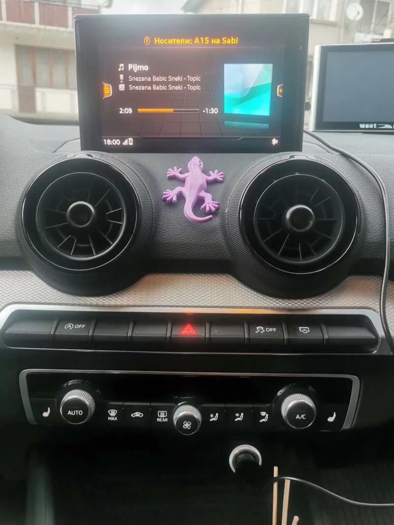 Audi Q2, снимка 10 - Автомобили и джипове - 52262445