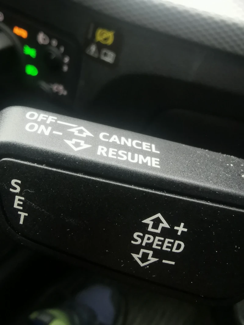 Audi Q2, снимка 12 - Автомобили и джипове - 52262445