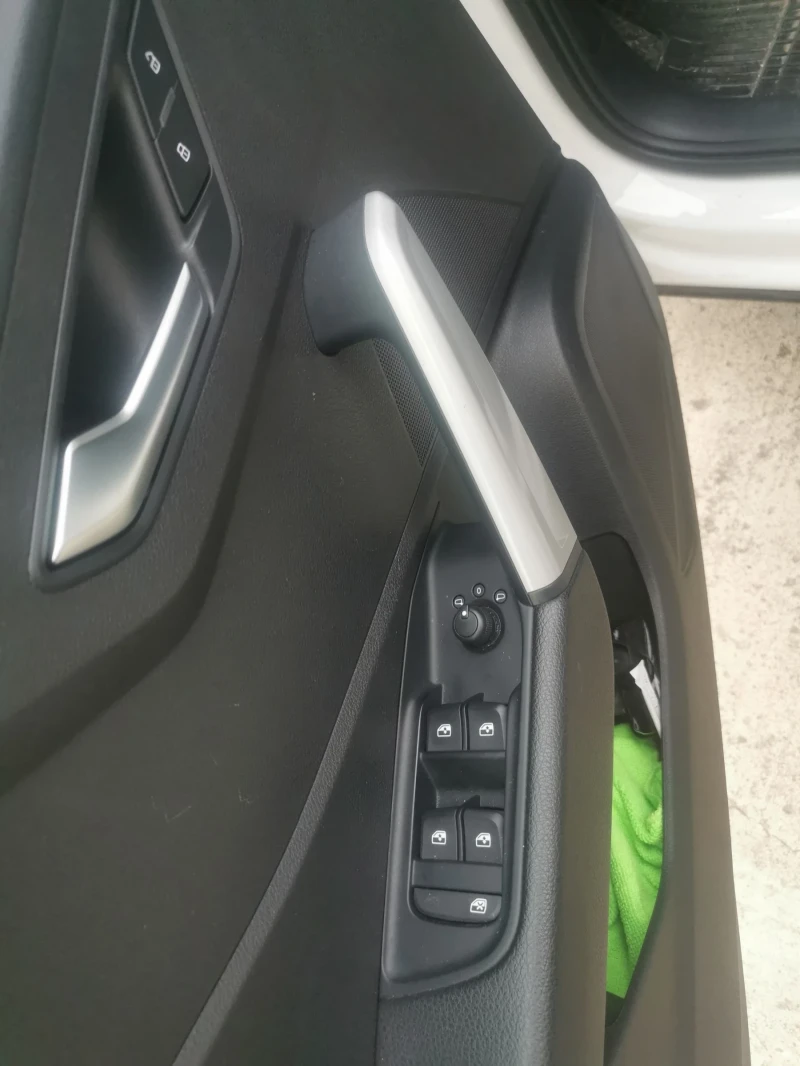 Audi Q2, снимка 6 - Автомобили и джипове - 52262445