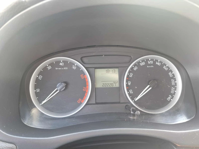 Skoda Roomster 1.2i klima, снимка 15 - Автомобили и джипове - 52079532