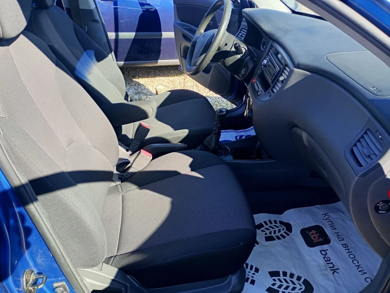 Kia Rio 1.4.Бензин, снимка 12 - Автомобили и джипове - 51776153