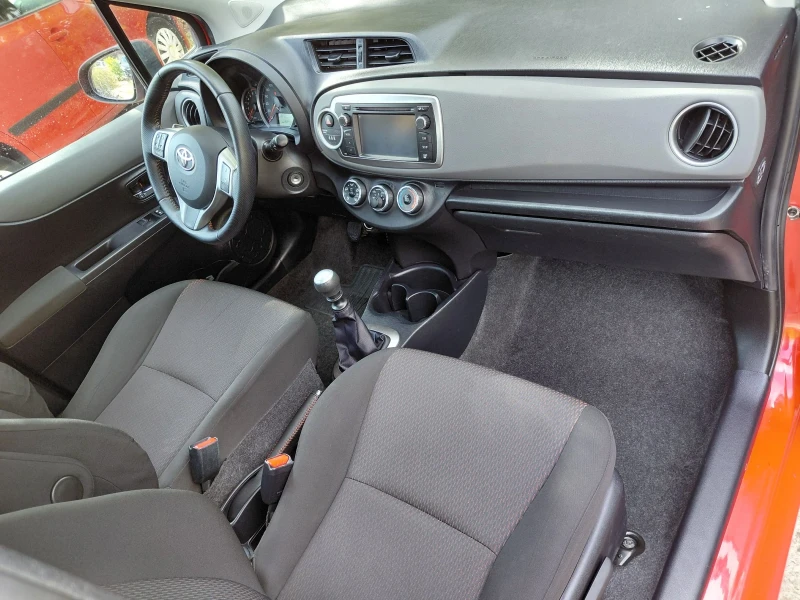 Toyota Yaris Бензин- 1.33к/см - 99кс - 155хил км, снимка 14 - Автомобили и джипове - 52574413