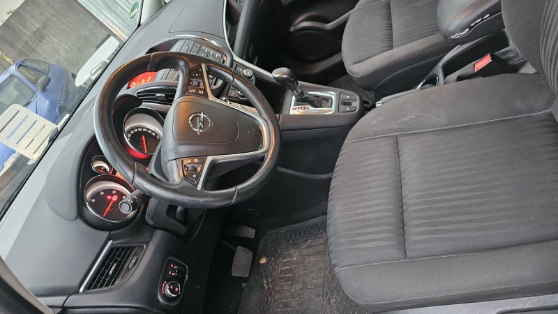 Opel Zafira, снимка 4 - Автомобили и джипове - 52695376