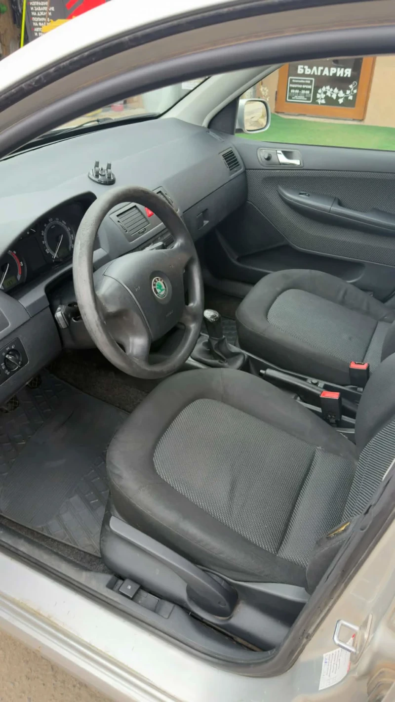 Skoda Fabia, снимка 5 - Автомобили и джипове - 53517941