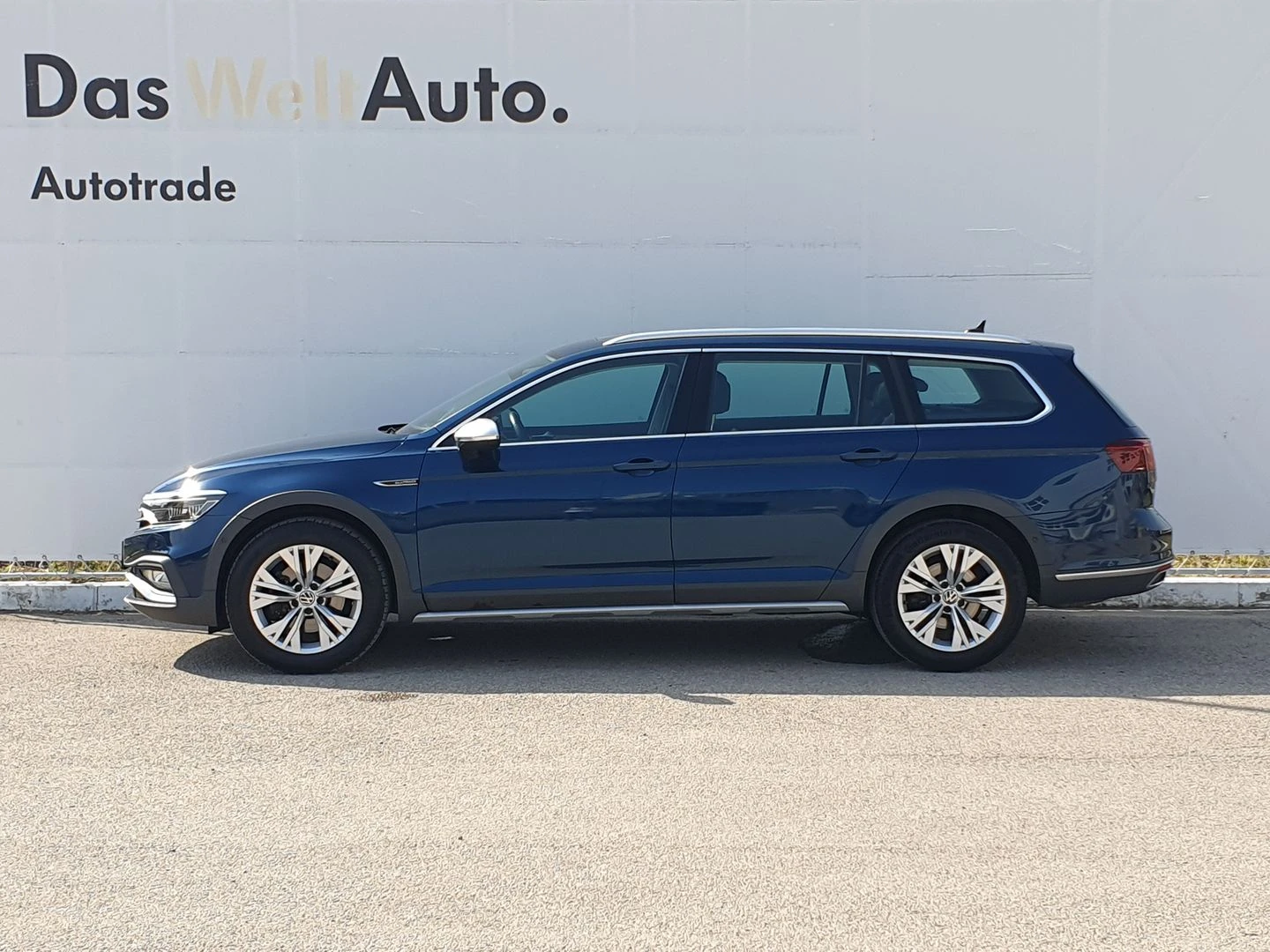 VW Passat 2.0TDI SCR 4MOT DSG - изображение 2