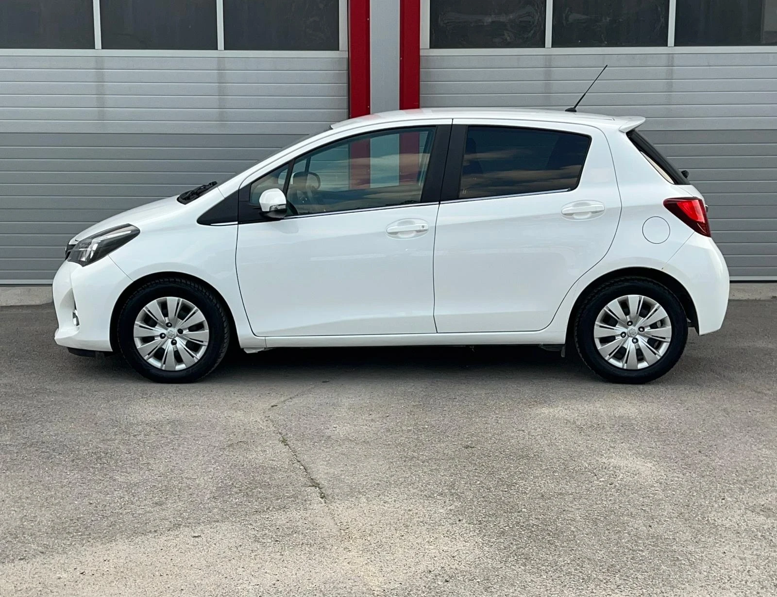 Toyota Yaris 1.4D-4D NAVI KAMERA KLIMATIK 6-СКОРОСТИ ЛИЗИНГ!!! - изображение 6