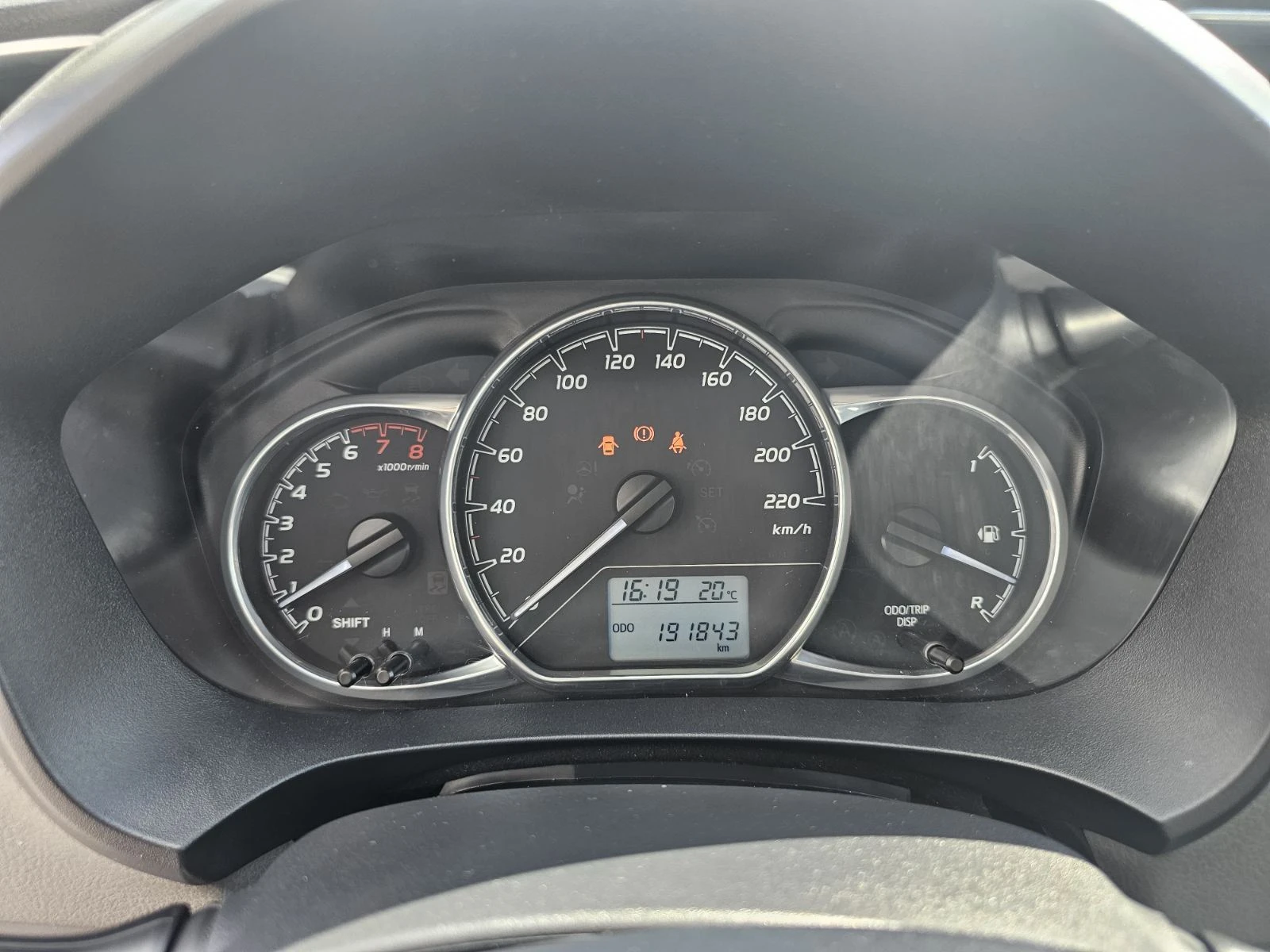 Toyota Yaris 1.5 Бензин 111кс.  - изображение 8