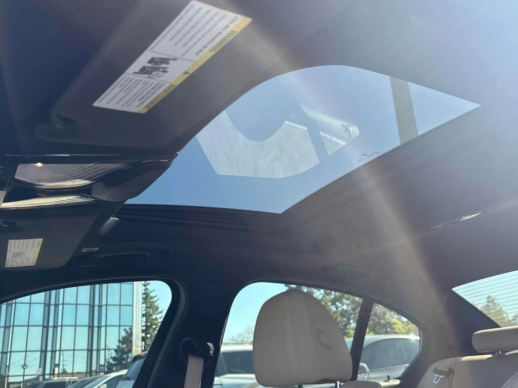 BMW 330 * xDrive * CARFAX *    | Mobile.bg   15