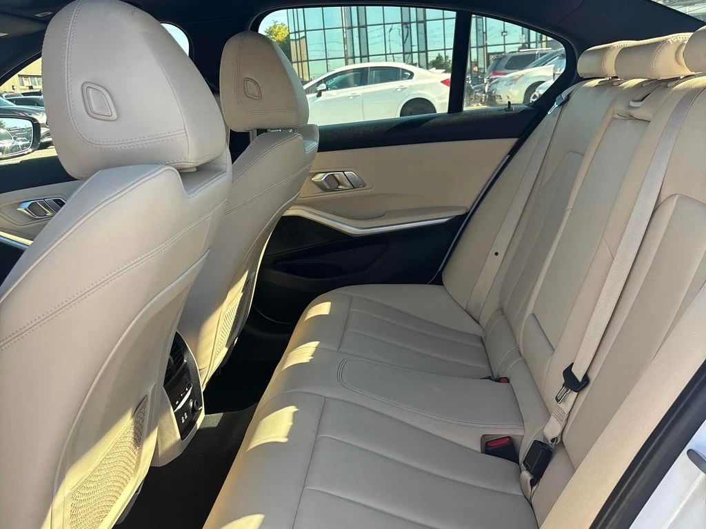 BMW 330 * xDrive * CARFAX *    | Mobile.bg   11