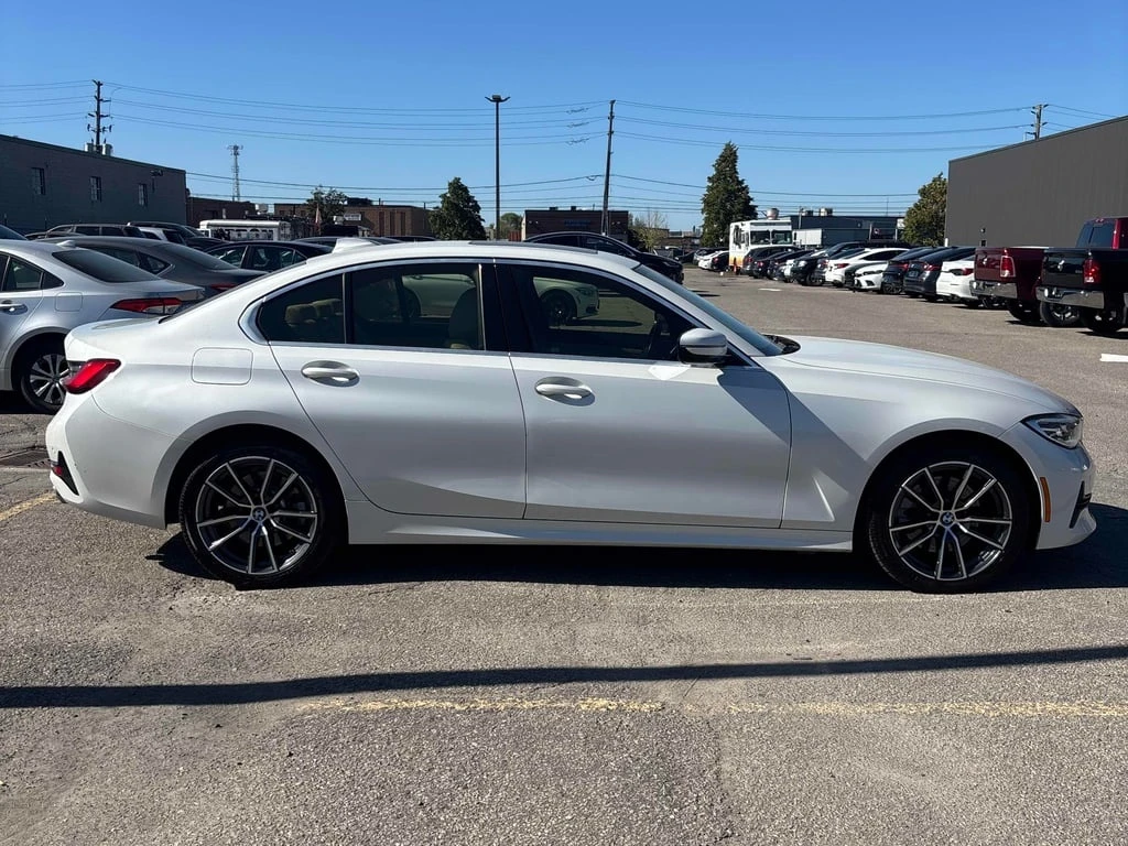 BMW 330 * xDrive * CARFAX * БЕЗ ПЪРВОНАЧАЛНА ВНОСКА - изображение 3