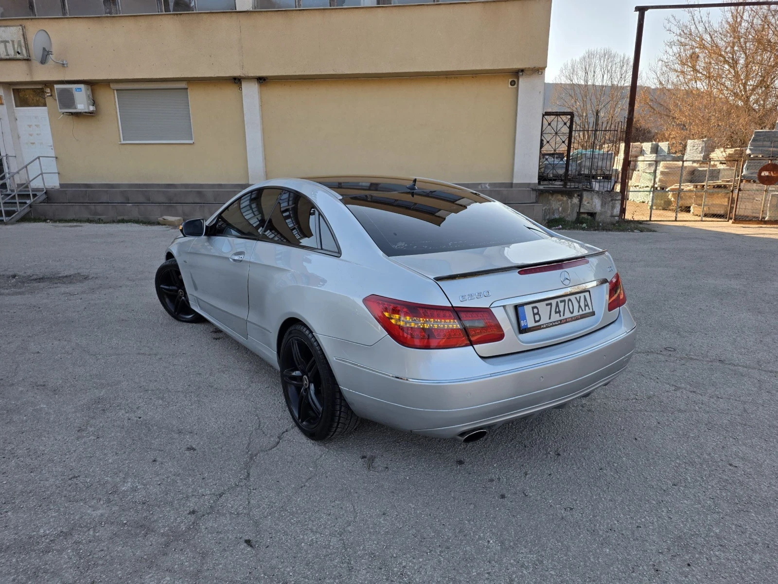 Mercedes-Benz E 250, снимка 4 - Автомобили и джипове - 53771116