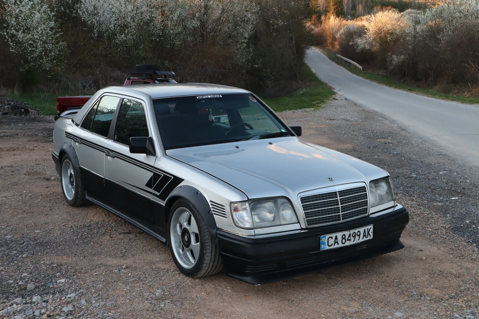 Mercedes-Benz 124 E300D 606 ТУРБО, снимка 2 - Автомобили и джипове - 54250541