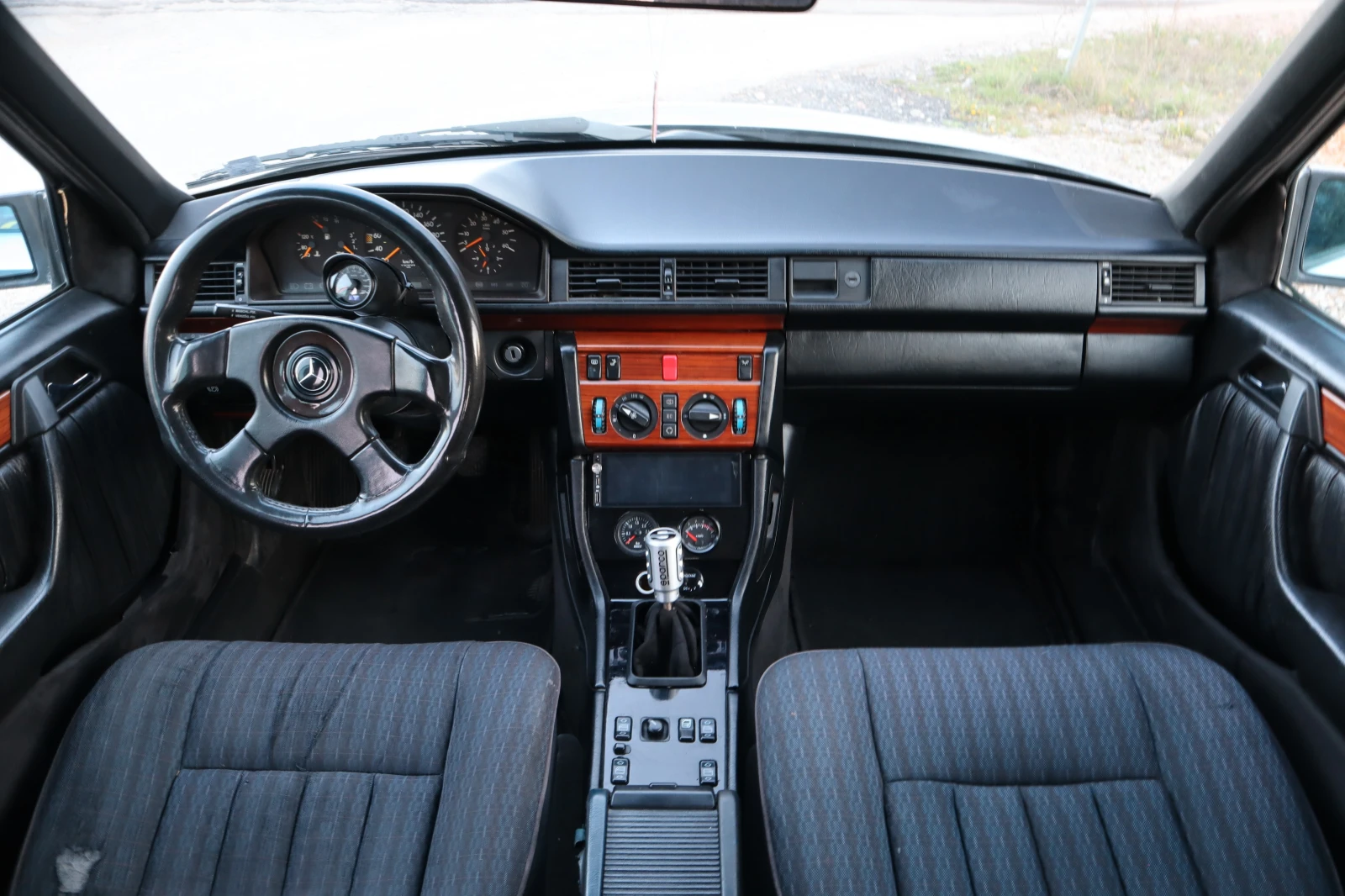 Mercedes-Benz 124 E300D 606 ТУРБО, снимка 5 - Автомобили и джипове - 54250541