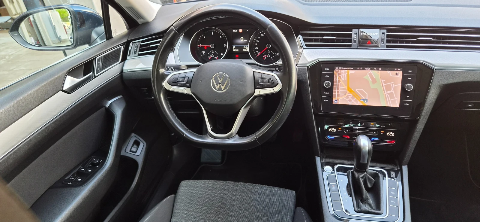 VW Passat СЕДАН 2.0TDI 150к.с. MATRIX, снимка 11 - Автомобили и джипове - 54429184