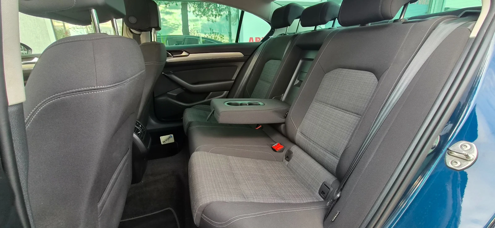 VW Passat СЕДАН 2.0TDI 150к.с. MATRIX, снимка 9 - Автомобили и джипове - 54429184