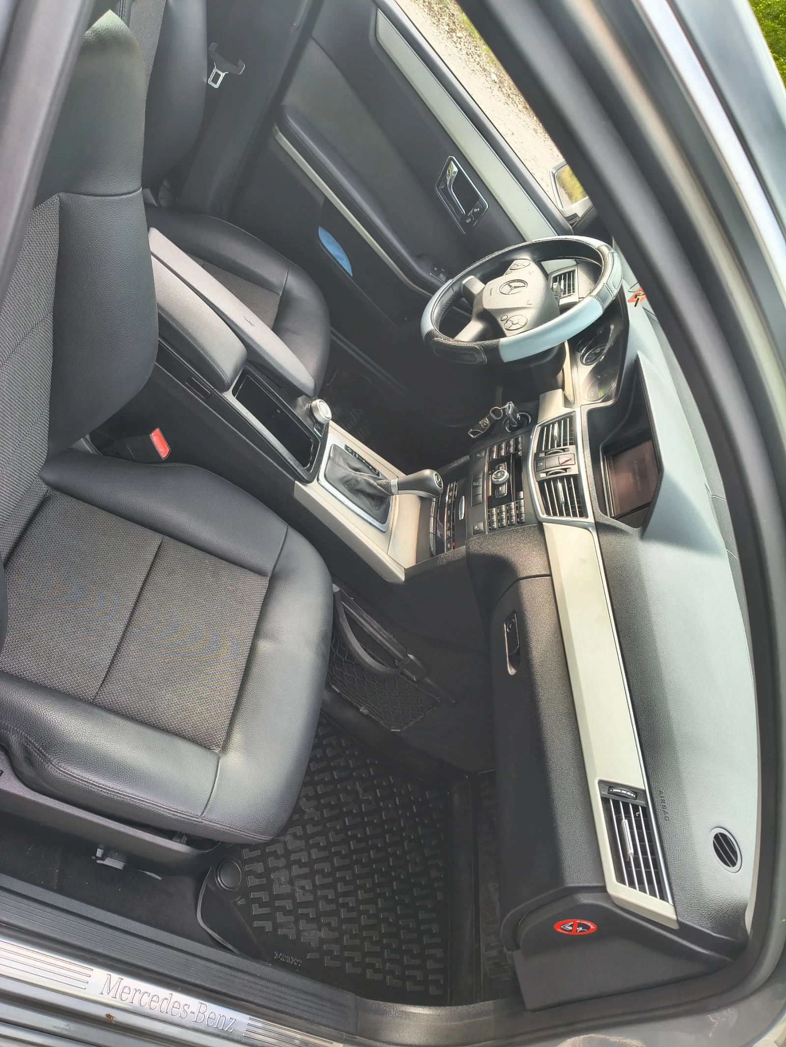Mercedes-Benz E 250, снимка 13 - Автомобили и джипове - 54572617