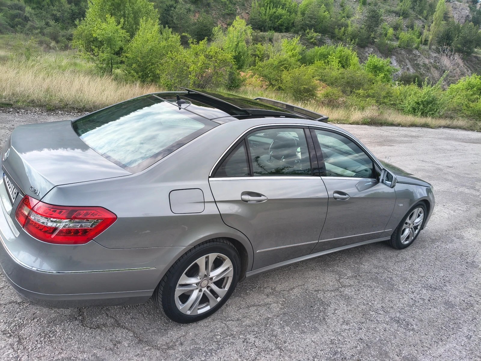 Mercedes-Benz E 250, снимка 4 - Автомобили и джипове - 54572617