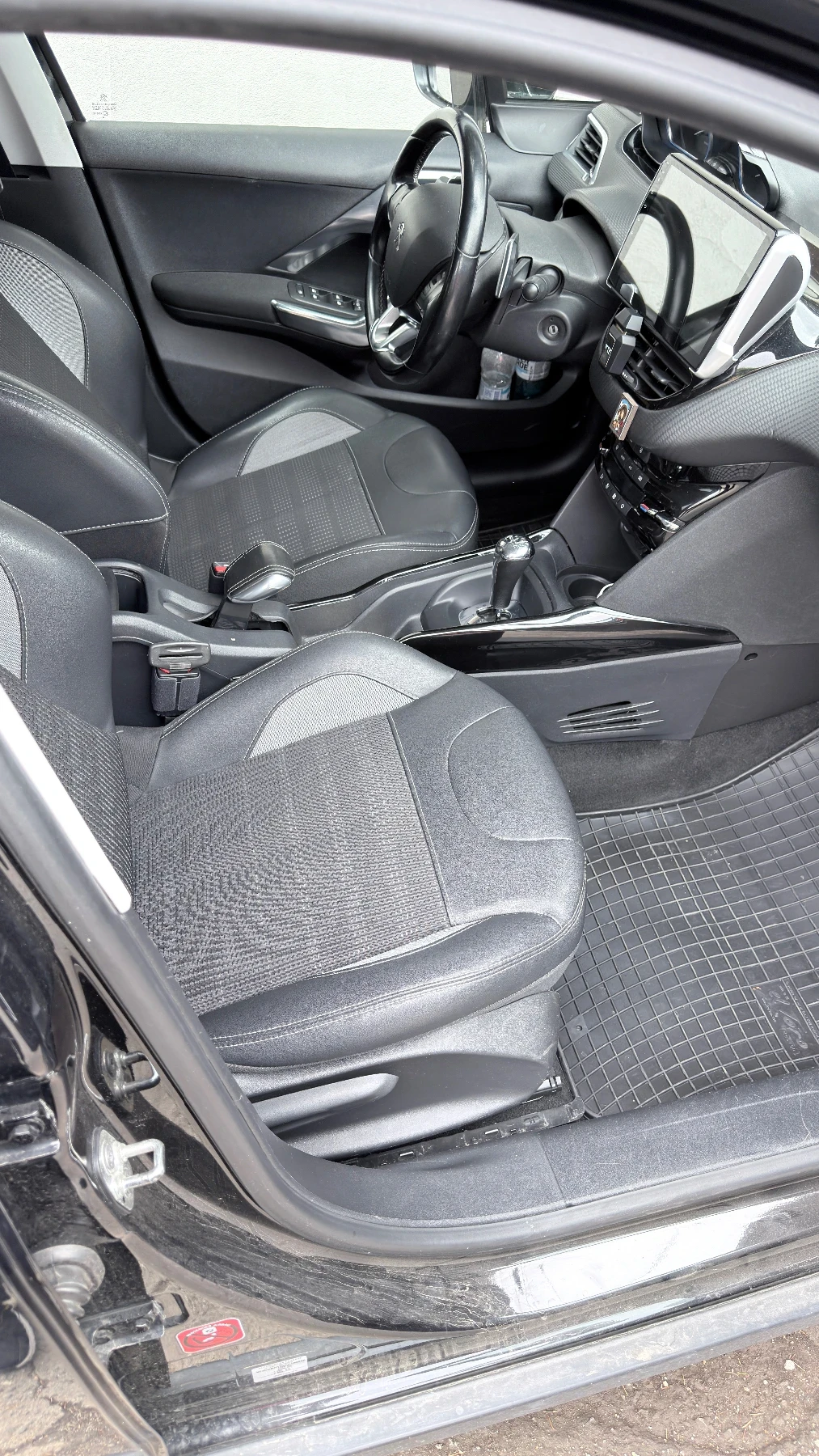 Peugeot 2008, снимка 11 - Автомобили и джипове - 54881422