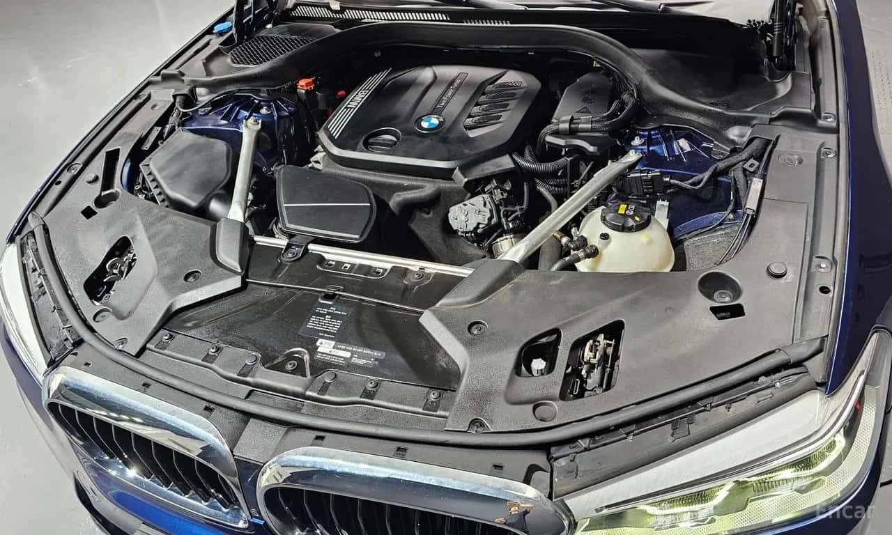 BMW 520 d M Sport Package Plus * ОПЦИЯ ЗА ФИНАНСИРАНЕ, снимка 6 - Автомобили и джипове - 55619642