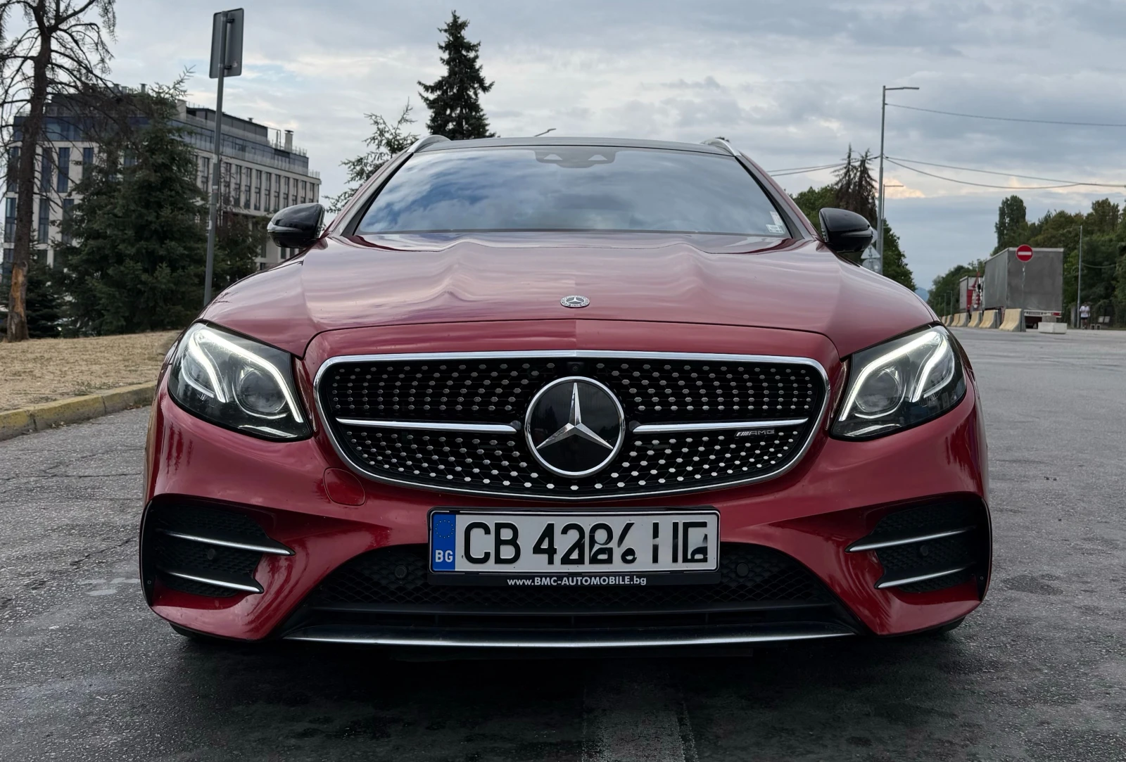 Mercedes-Benz E 53 AMG Turbo 4matic+ LED Ambient HUD Panorama Burmeister, снимка 2 - Автомобили и джипове - 56061986
