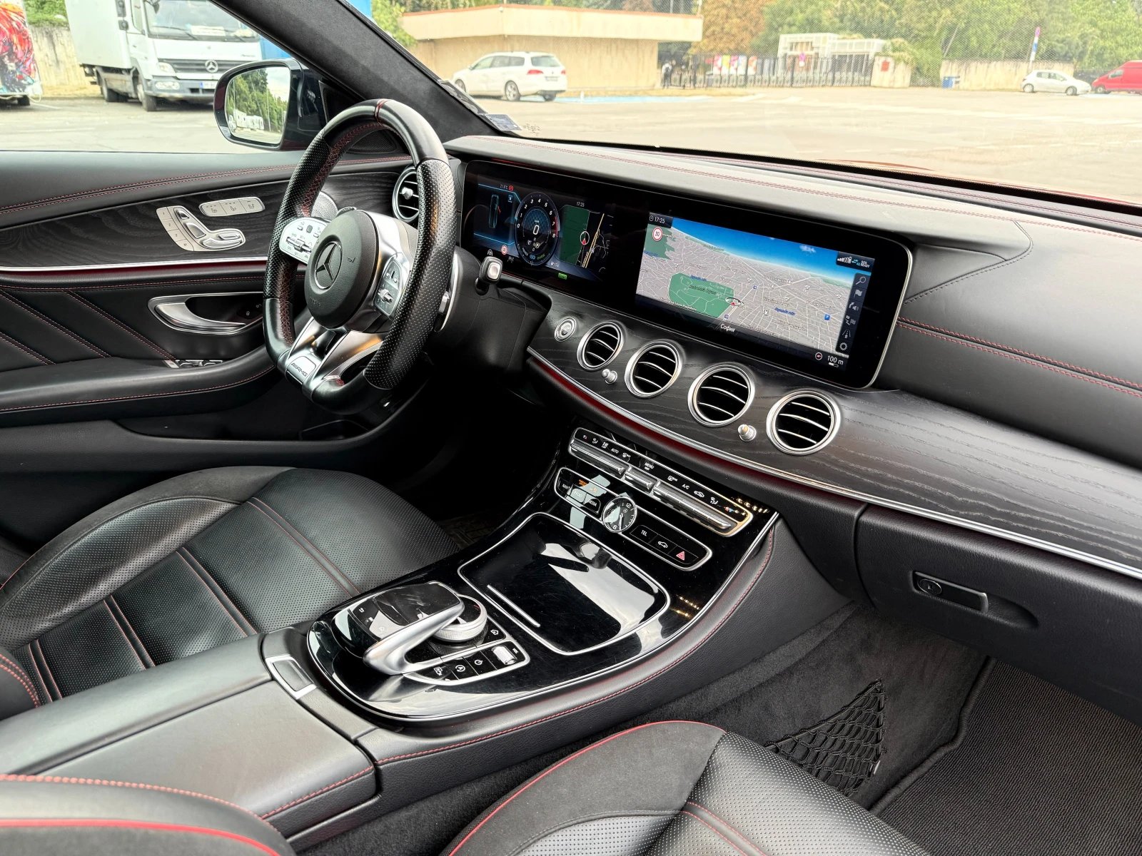 Mercedes-Benz E 53 AMG Turbo 4matic+ LED Ambient HUD Panorama Burmeister, снимка 10 - Автомобили и джипове - 56061986