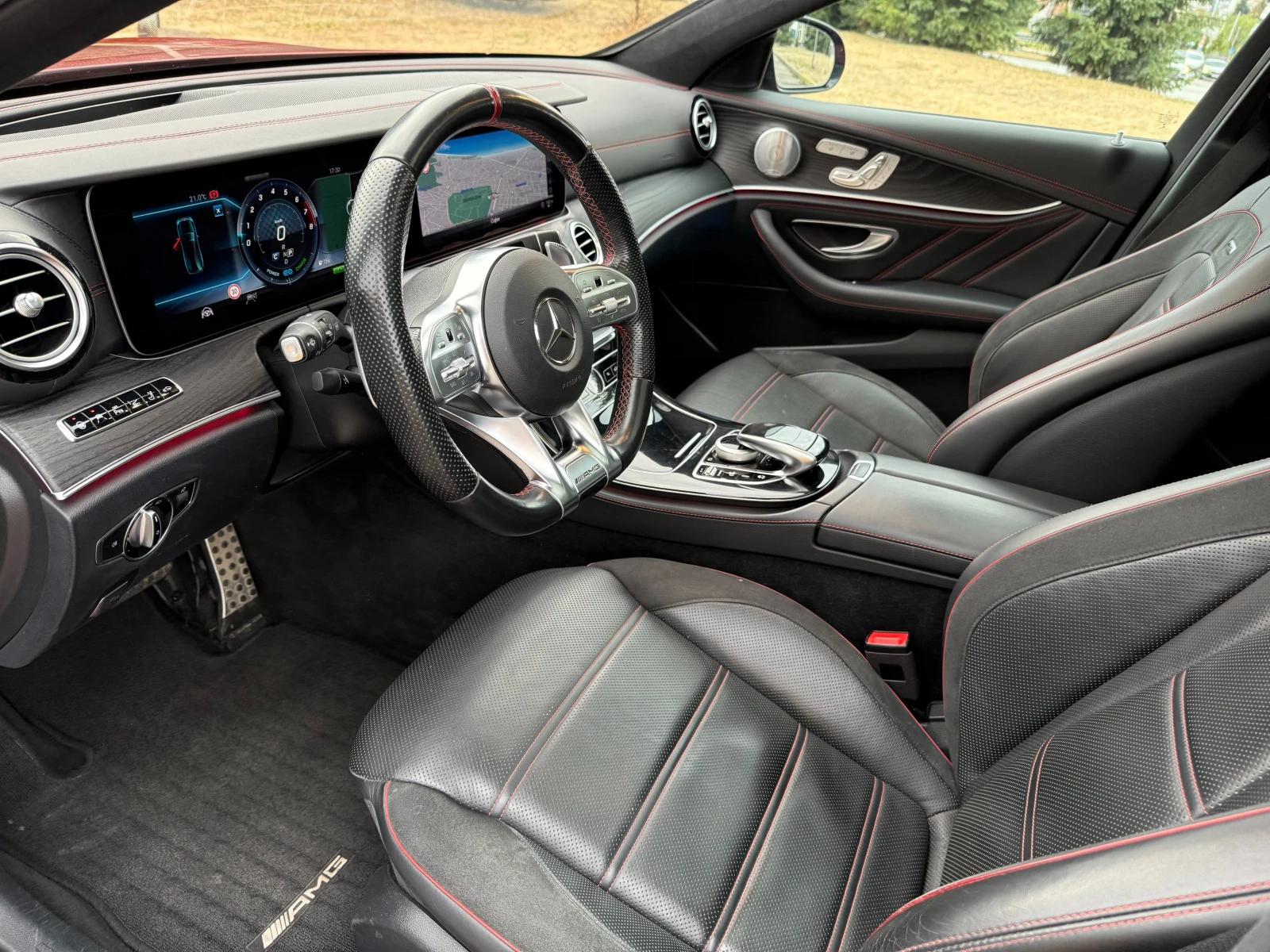 Mercedes-Benz E 53 AMG Turbo 4matic+ LED Ambient HUD Panorama Burmeister, снимка 11 - Автомобили и джипове - 56061986