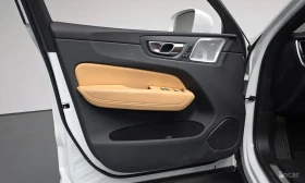 Volvo XC60 B5 Ultimate Bright| B&Wilkins| 360| HUD| БЕЗ ИНЦИД, снимка 8