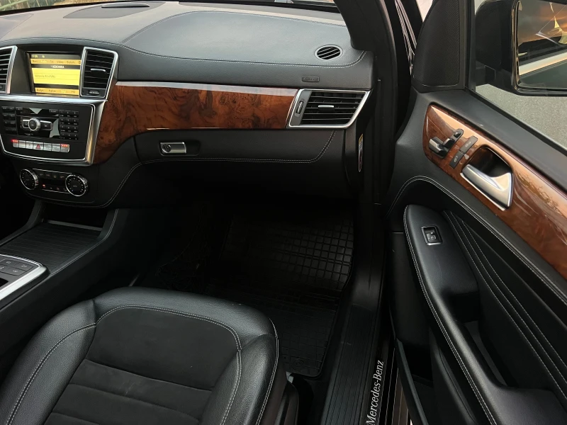 Mercedes-Benz ML 350 AMG-PAKET/DISTRONIK/XENON/NAVI/PODGREV/KOJA/UNIKAT, снимка 12 - Автомобили и джипове - 52452300