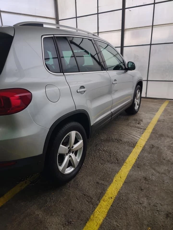 VW Tiguan 2.0d., 4x4, снимка 5 - Автомобили и джипове - 48175764