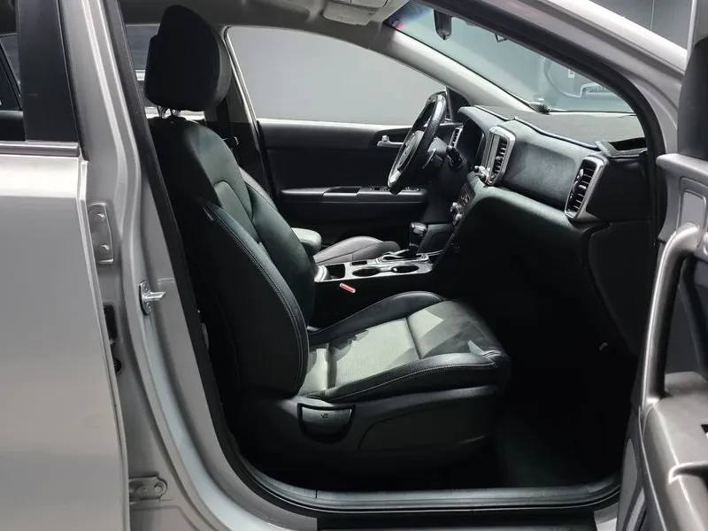 Kia Sportage The Bold Diesel 2.0 2Wd Prestige, снимка 11 - Автомобили и джипове - 55183980