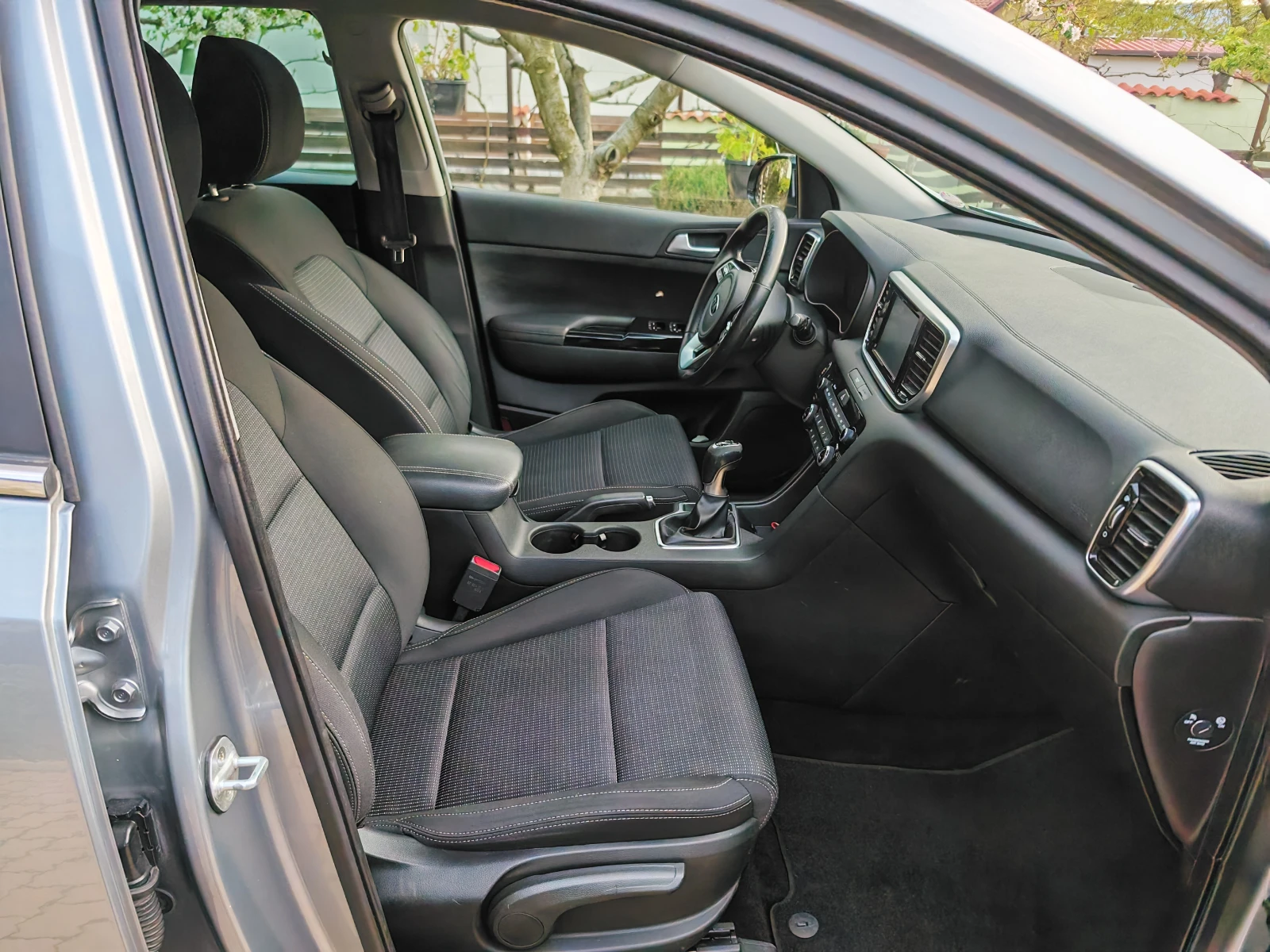 Kia Sportage 1.6 CRDI-MILD HYBRID - изображение 9