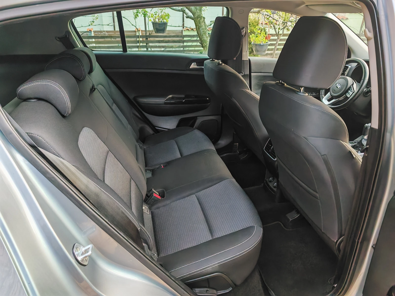 Kia Sportage 1.6 CRDI-MILD HYBRID - изображение 10