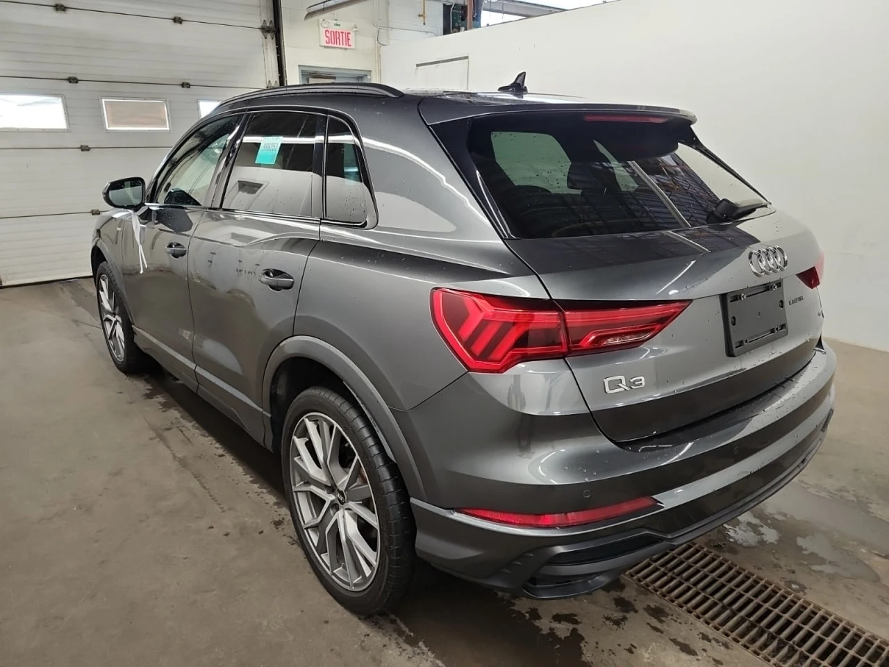 Audi Q3 * CARFAX * АВТО КРЕДИТ * ЦЕНА ДО БГ! - изображение 6
