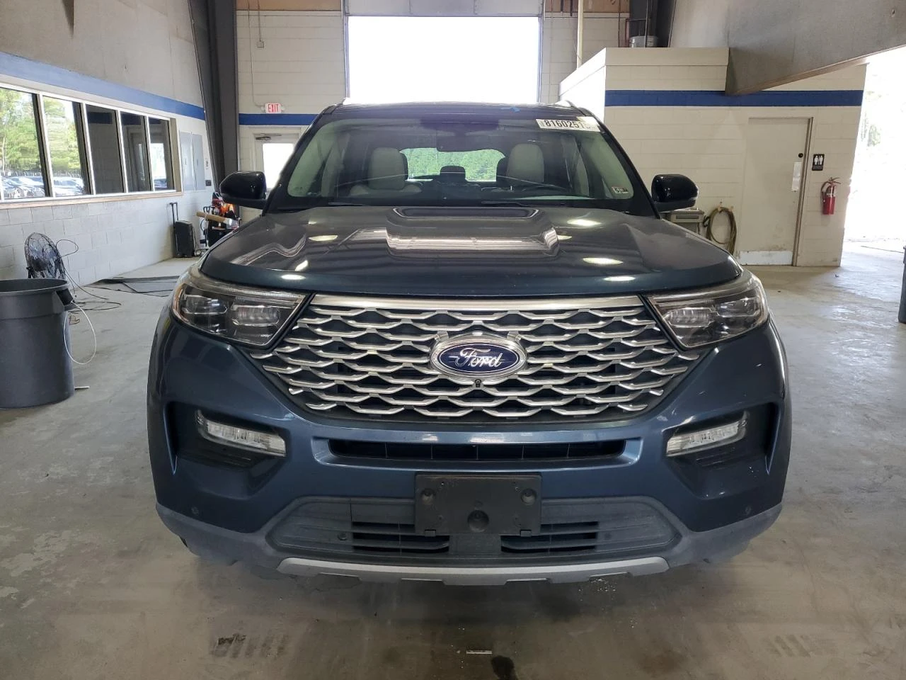 Ford Explorer PLATINUM/4X4 - изображение 2