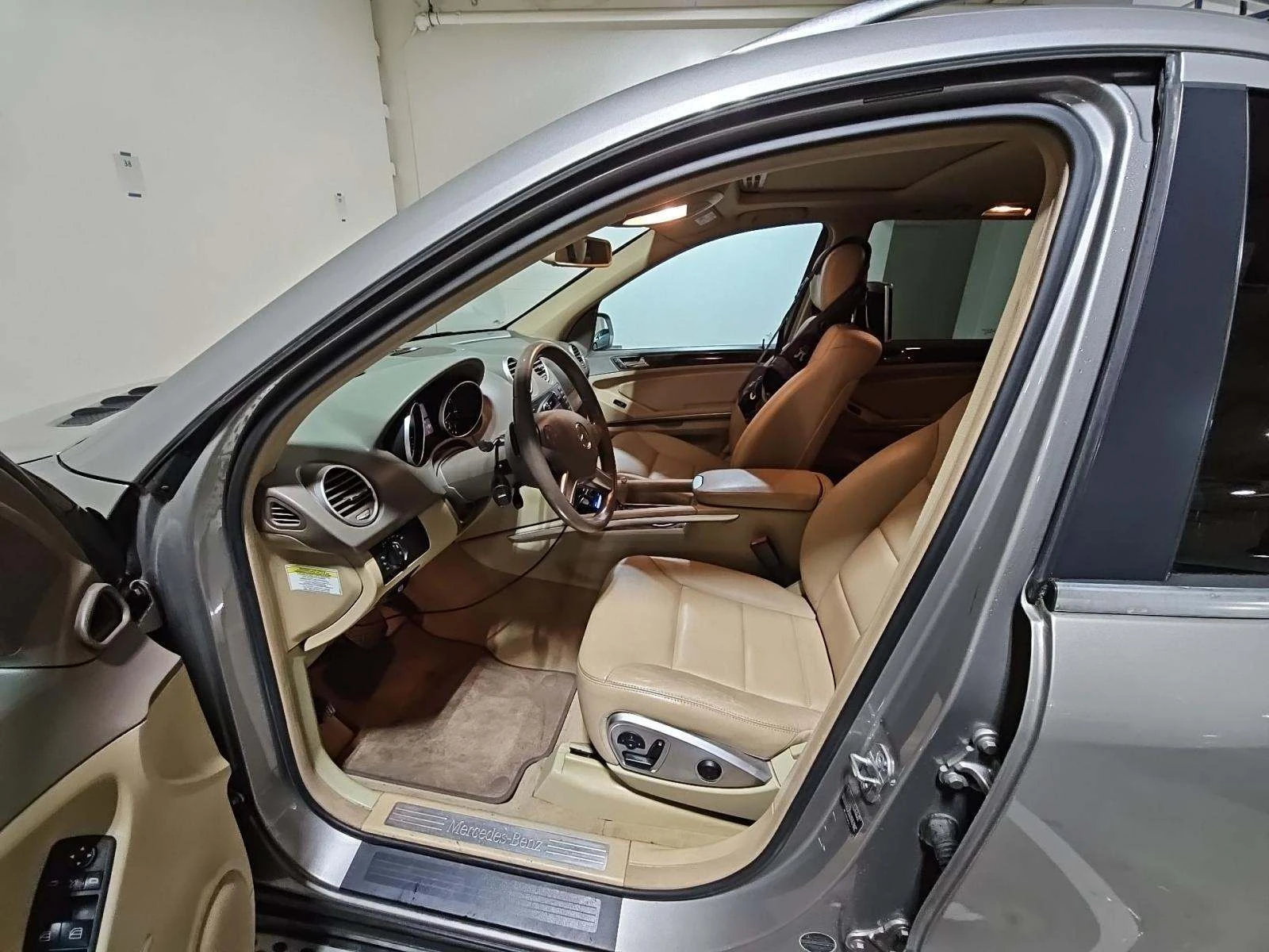 Mercedes-Benz ML 500 AMG* PACK* ПОДГРЕВ* КАМЕРА* КЕЙЛЕС*  - изображение 6